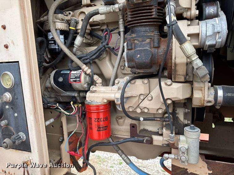 image for item EM3761 2005 Al-Jon Inc car crusher trailer