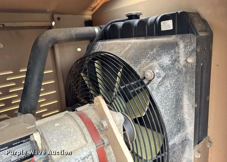 image for item EM3761 2005 Al-Jon Inc car crusher trailer