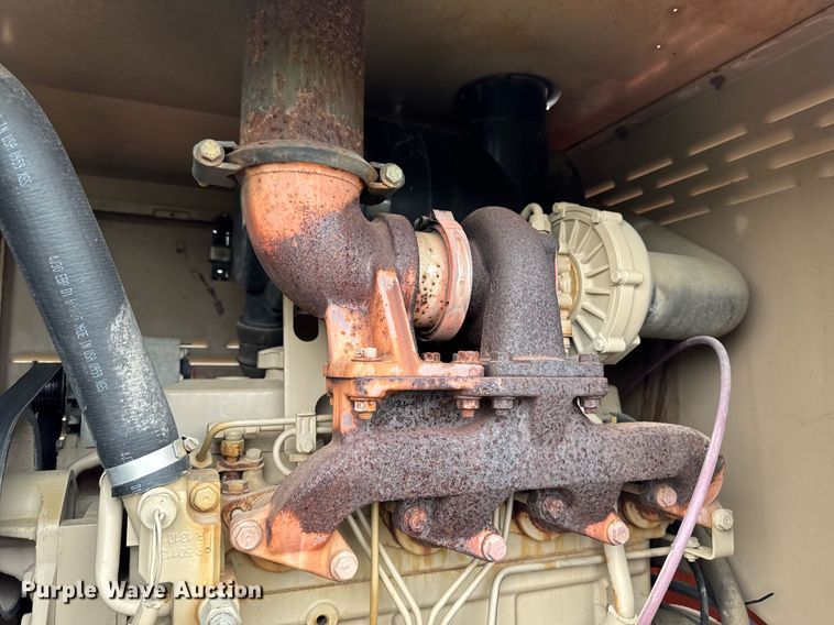 image for item EM3761 2005 Al-Jon Inc car crusher trailer