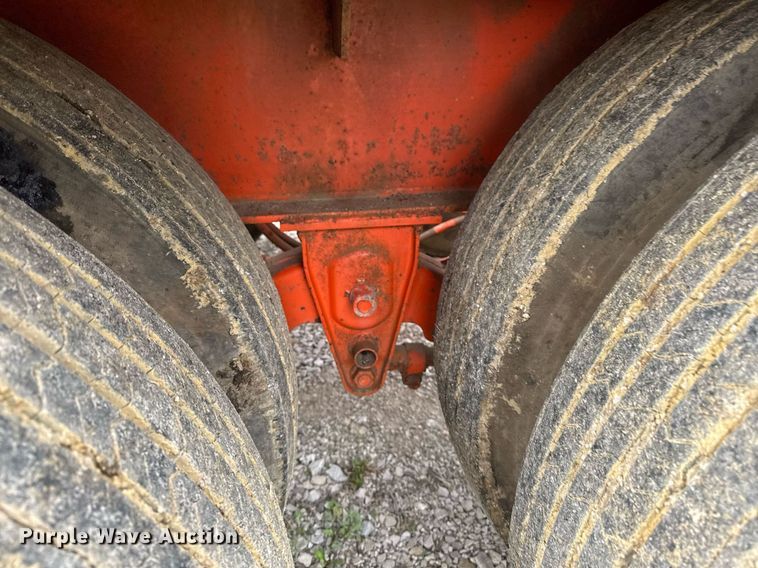 image for item EM3761 2005 Al-Jon Inc car crusher trailer