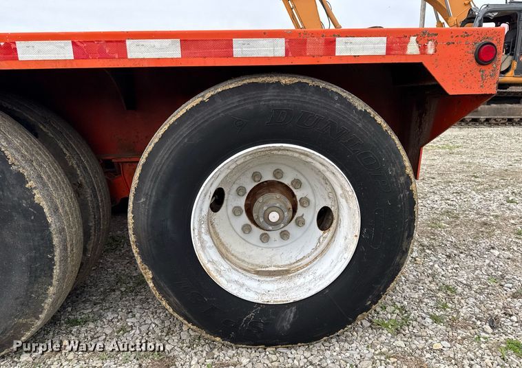 image for item EM3761 2005 Al-Jon Inc car crusher trailer