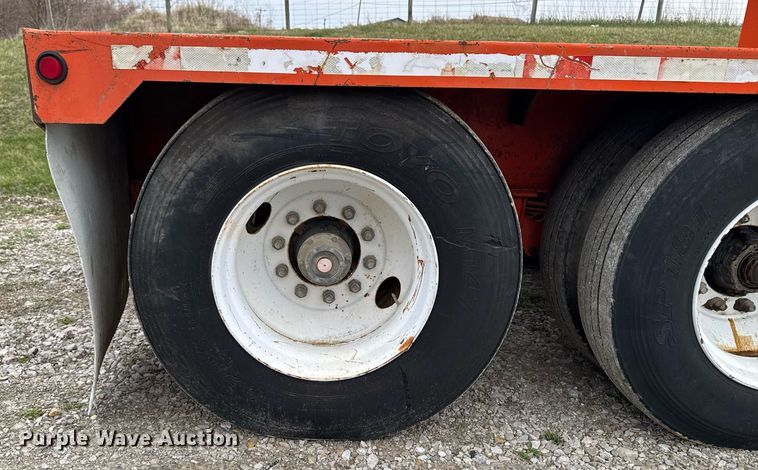 image for item EM3761 2005 Al-Jon Inc car crusher trailer