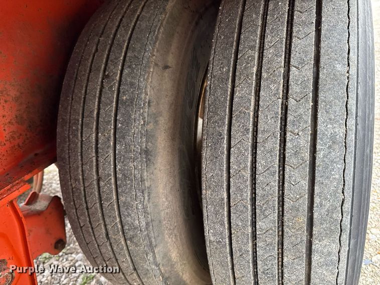 image for item EM3761 2005 Al-Jon Inc car crusher trailer