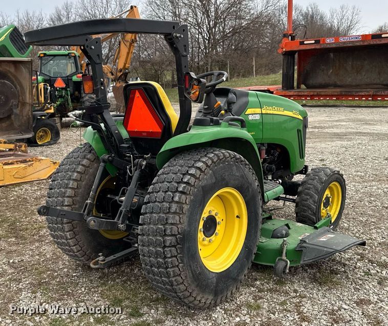 image for item EM3762 2013 John Deere 3520 MFWD tractor