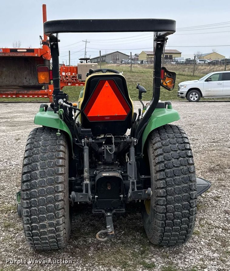 image for item EM3762 2013 John Deere 3520 MFWD tractor