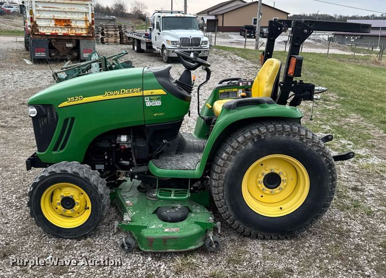 image for item EM3762 2013 John Deere 3520 MFWD tractor