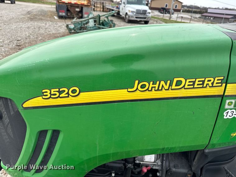image for item EM3762 2013 John Deere 3520 MFWD tractor