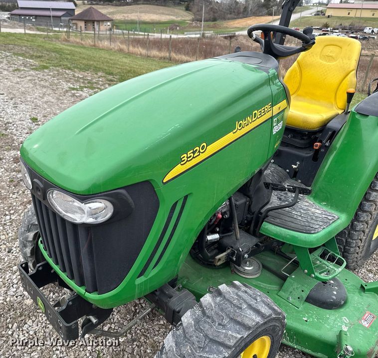 image for item EM3762 2013 John Deere 3520 MFWD tractor