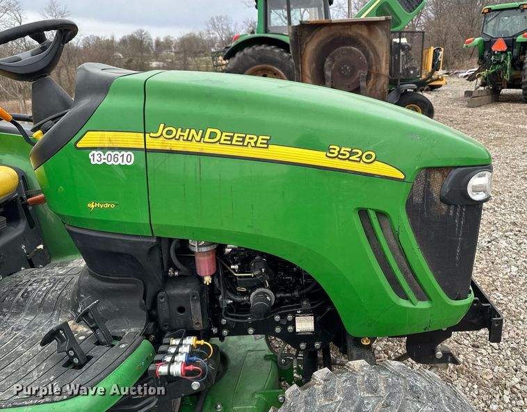image for item EM3762 2013 John Deere 3520 MFWD tractor