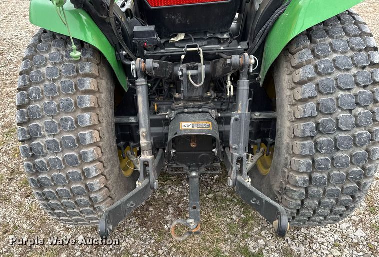 image for item EM3762 2013 John Deere 3520 MFWD tractor