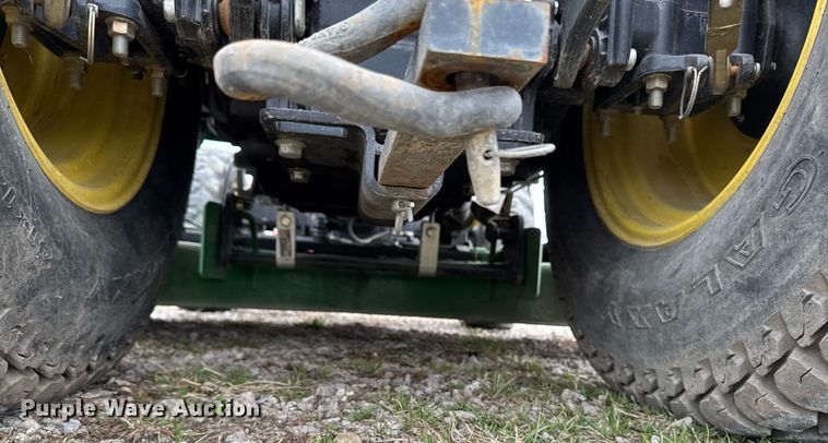 image for item EM3762 2013 John Deere 3520 MFWD tractor