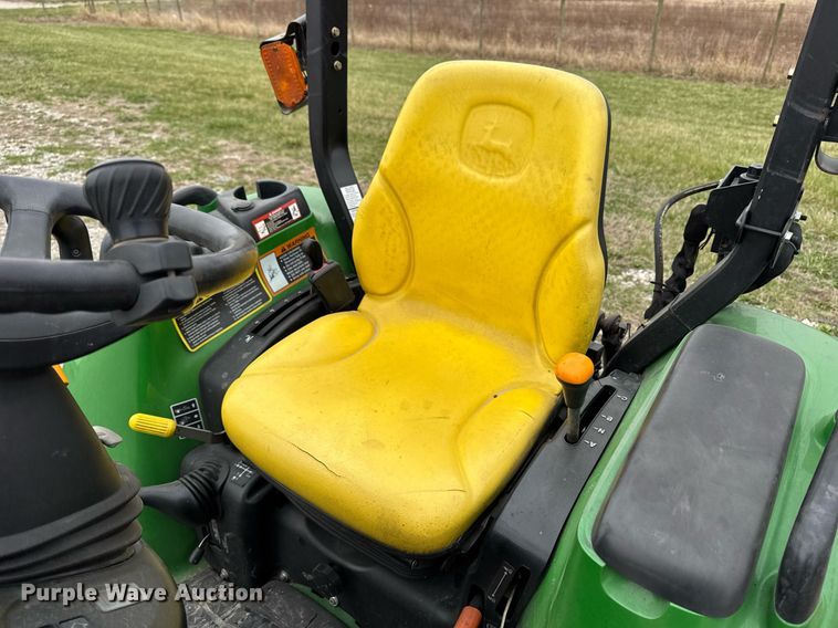 image for item EM3762 2013 John Deere 3520 MFWD tractor