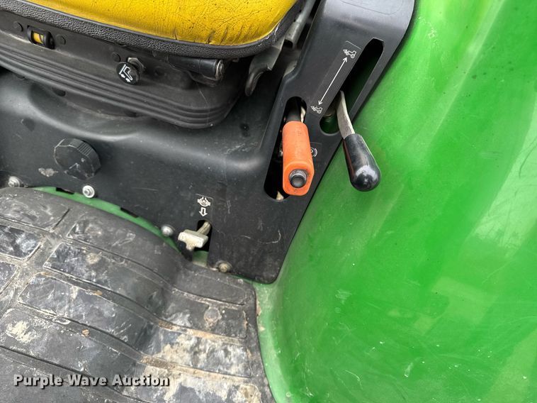 image for item EM3762 2013 John Deere 3520 MFWD tractor