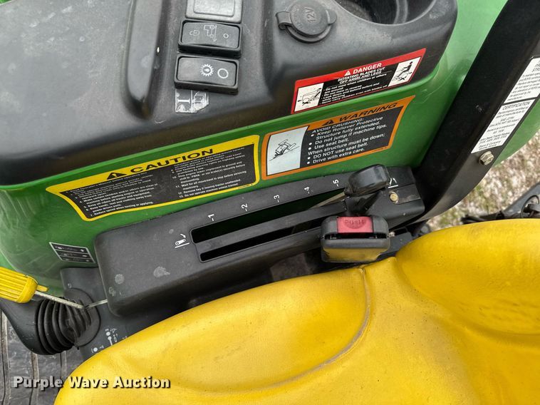 image for item EM3762 2013 John Deere 3520 MFWD tractor