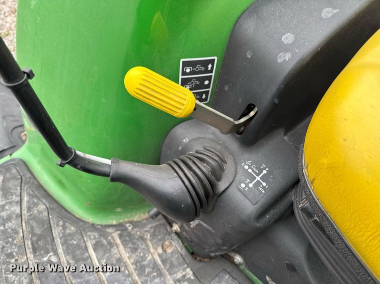 image for item EM3762 2013 John Deere 3520 MFWD tractor