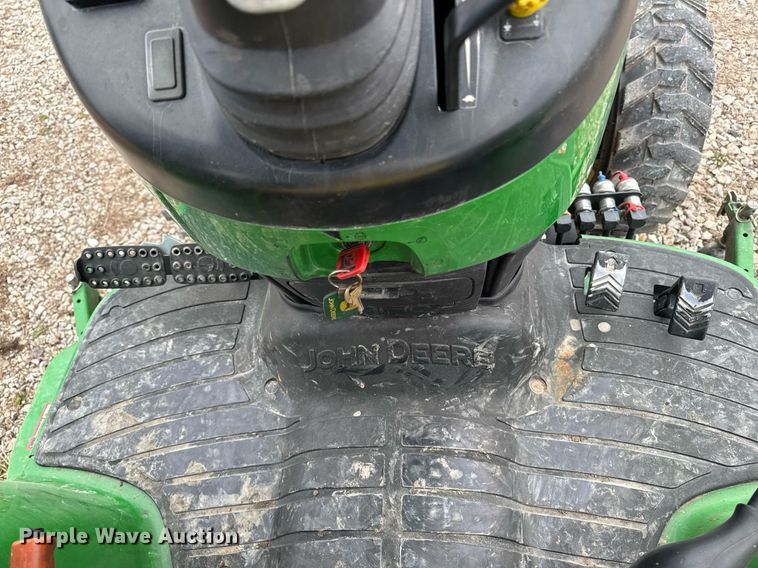 image for item EM3762 2013 John Deere 3520 MFWD tractor