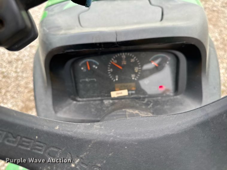 image for item EM3762 2013 John Deere 3520 MFWD tractor