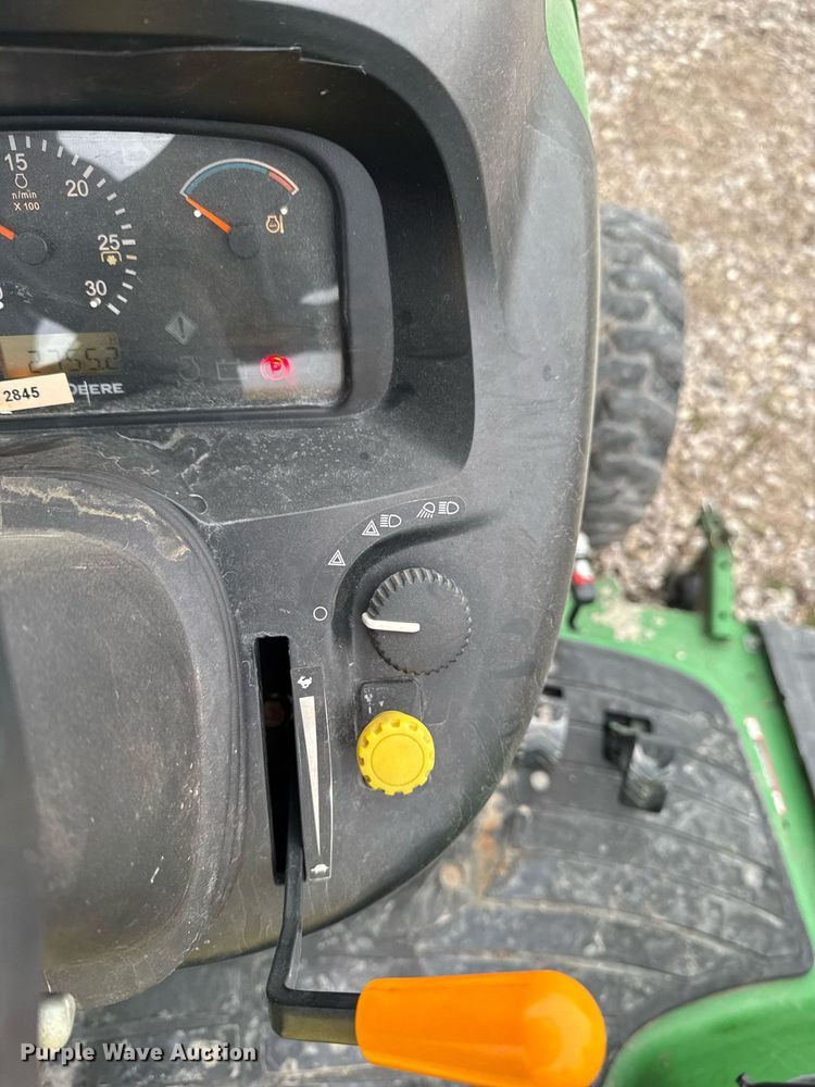 image for item EM3762 2013 John Deere 3520 MFWD tractor