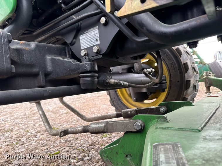image for item EM3762 2013 John Deere 3520 MFWD tractor