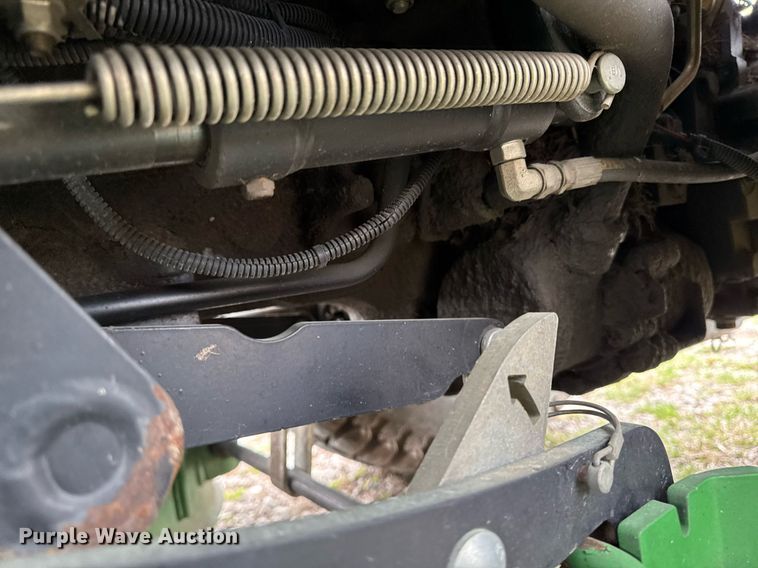 image for item EM3762 2013 John Deere 3520 MFWD tractor