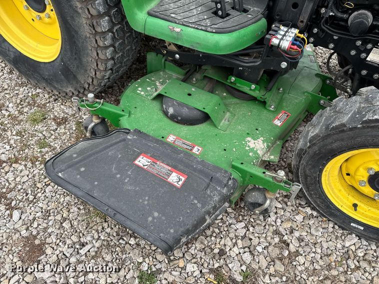 image for item EM3762 2013 John Deere 3520 MFWD tractor