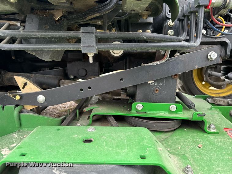 image for item EM3762 2013 John Deere 3520 MFWD tractor