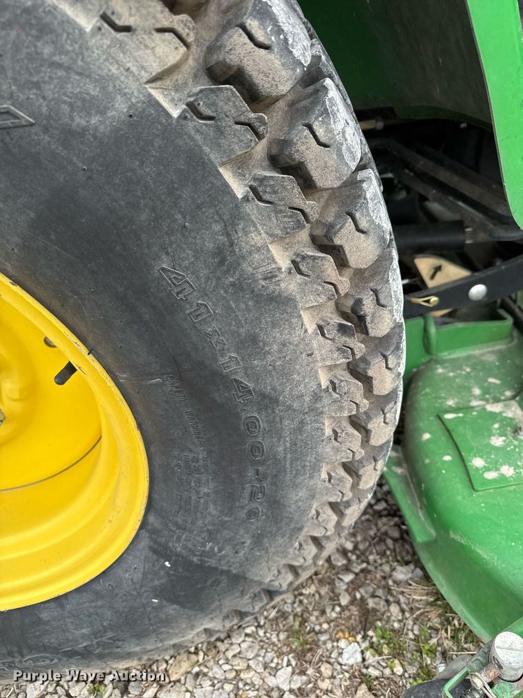 image for item EM3762 2013 John Deere 3520 MFWD tractor