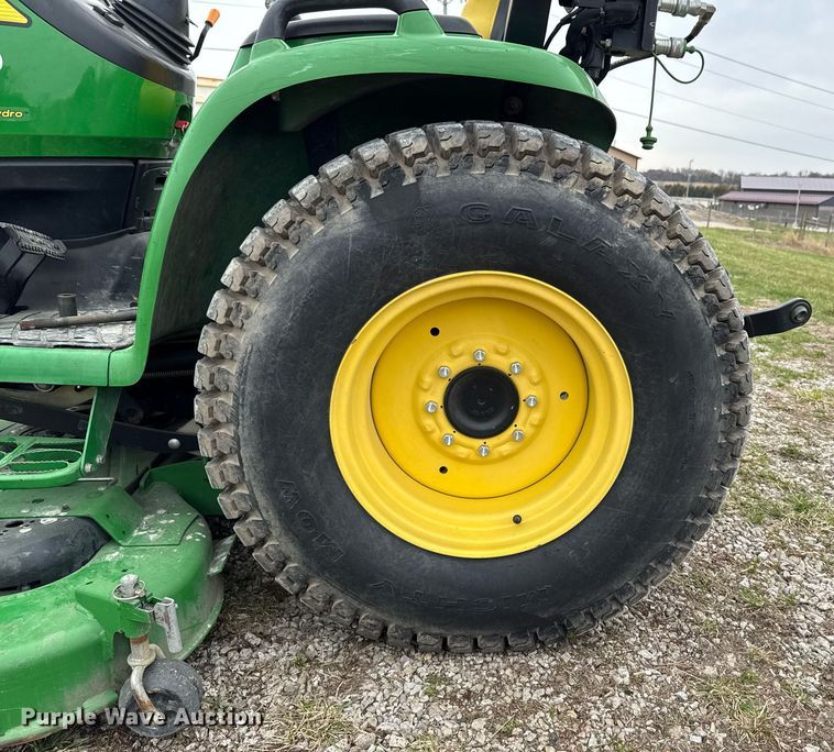 image for item EM3762 2013 John Deere 3520 MFWD tractor