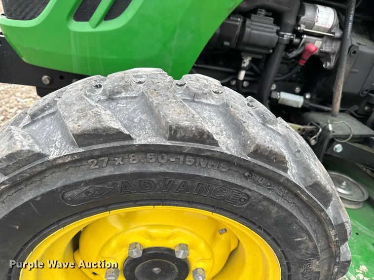 image for item EM3762 2013 John Deere 3520 MFWD tractor