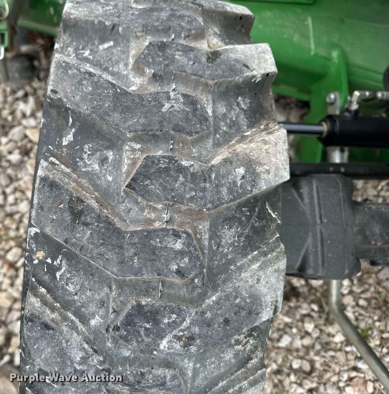 image for item EM3762 2013 John Deere 3520 MFWD tractor