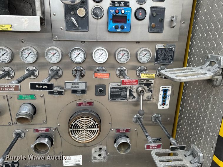 image for item EM3767 2001 HME INC 4465 400 pumper fire truck