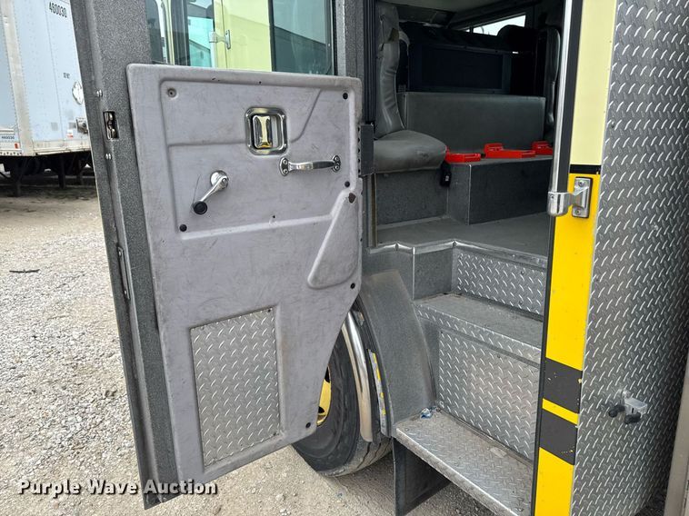 image for item EM3767 2001 HME INC 4465 400 pumper fire truck