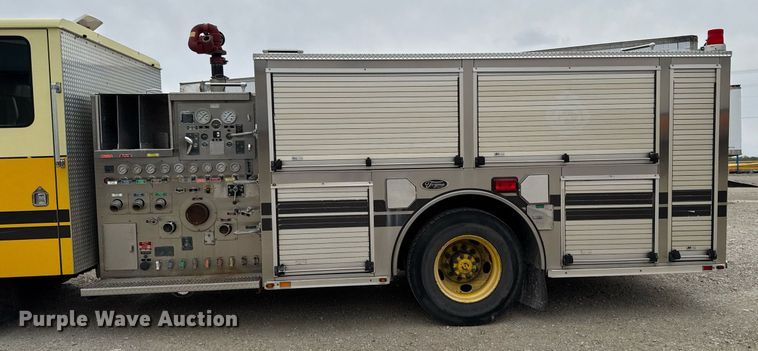 image for item EM3768 2001 HME INC 4465 400 pumper fire truck