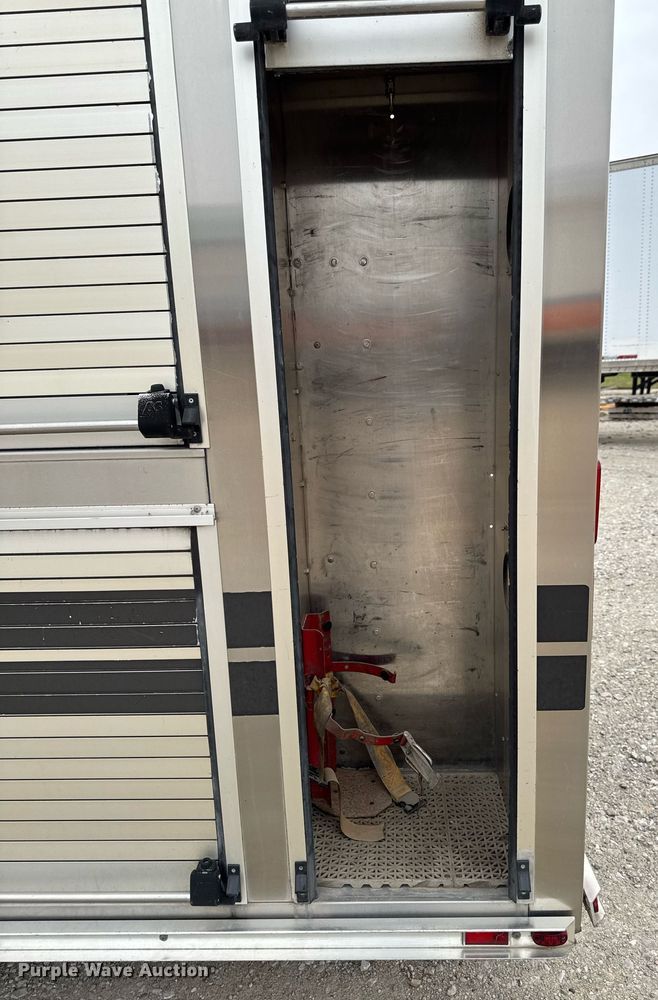 image for item EM3768 2001 HME INC 4465 400 pumper fire truck