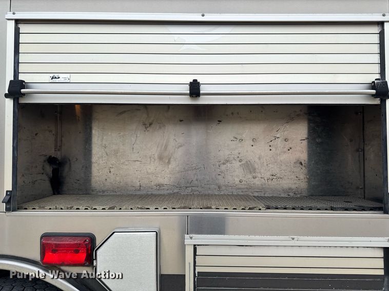 image for item EM3768 2001 HME INC 4465 400 pumper fire truck