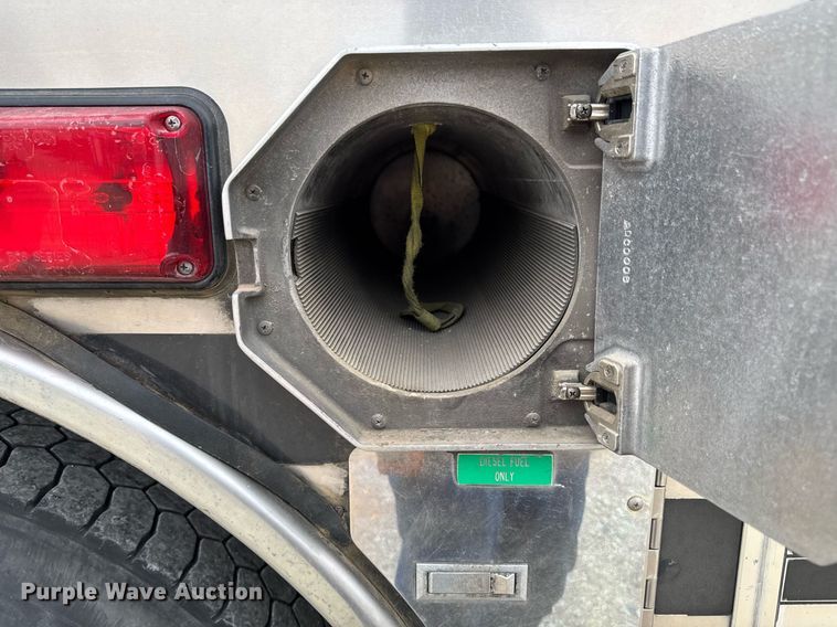 image for item EM3768 2001 HME INC 4465 400 pumper fire truck