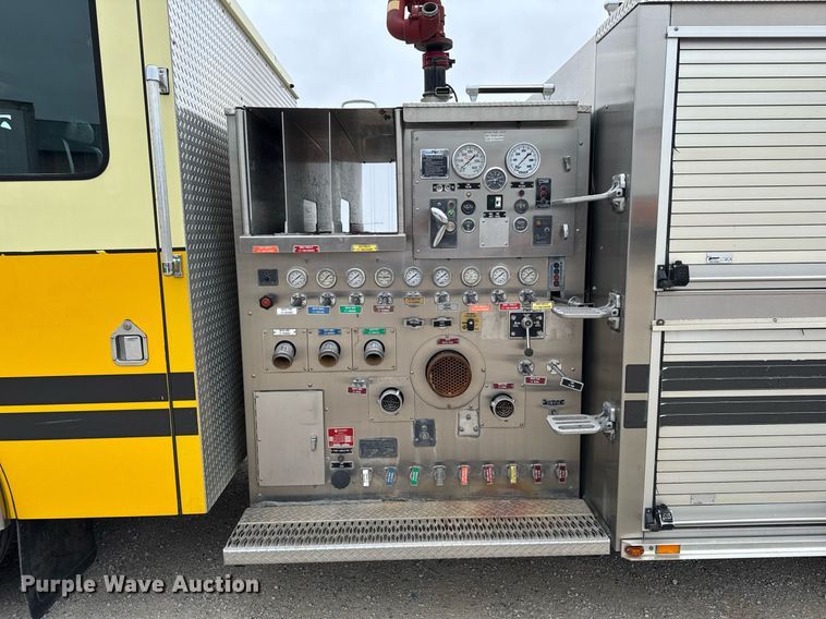 image for item EM3768 2001 HME INC 4465 400 pumper fire truck