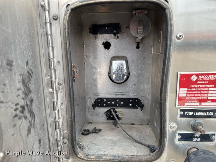 image for item EM3768 2001 HME INC 4465 400 pumper fire truck