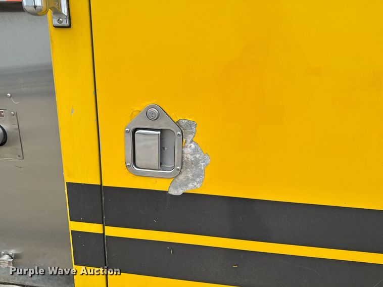 image for item EM3768 2001 HME INC 4465 400 pumper fire truck