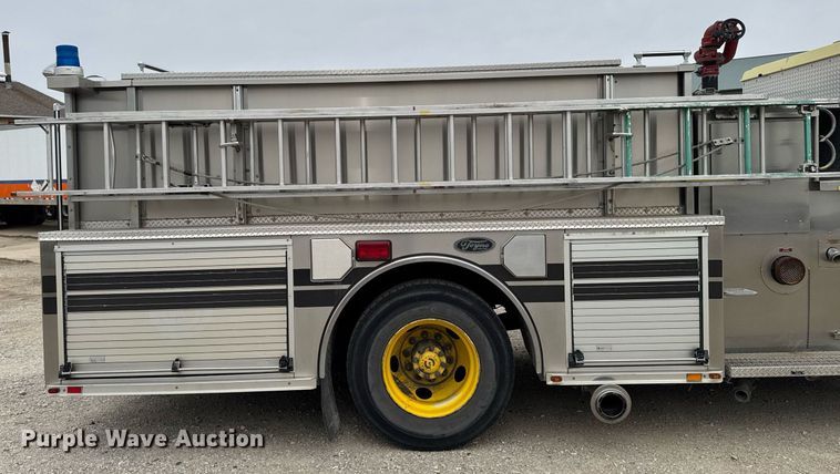 image for item EM3768 2001 HME INC 4465 400 pumper fire truck