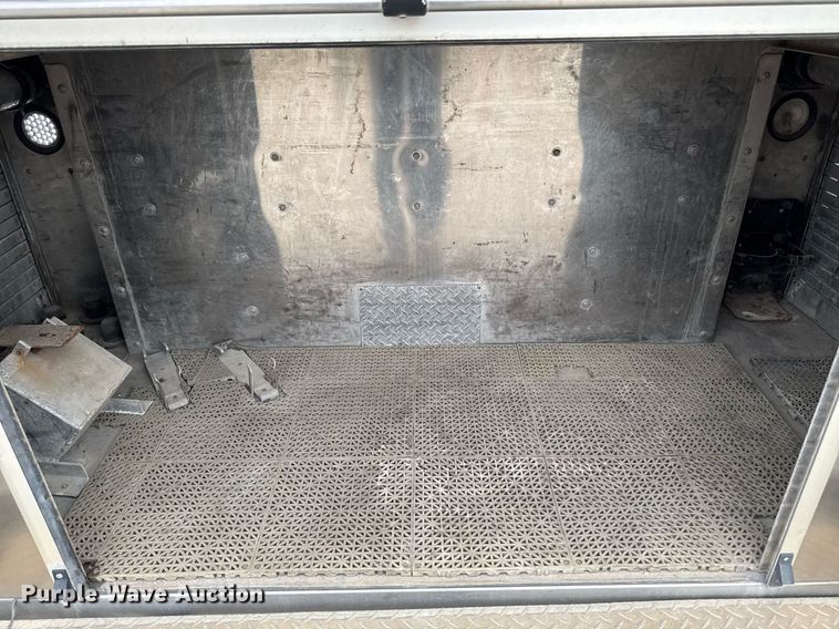 image for item EM3768 2001 HME INC 4465 400 pumper fire truck