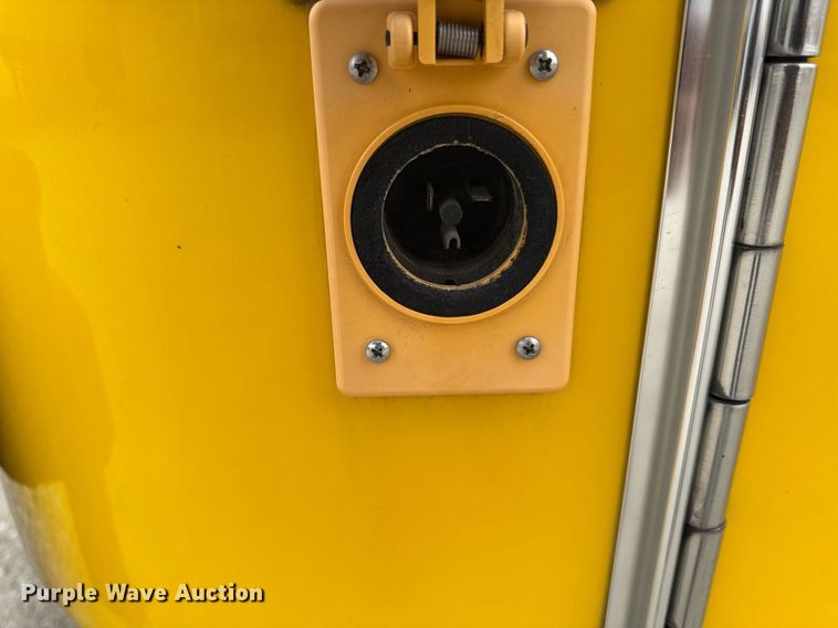 image for item EM3768 2001 HME INC 4465 400 pumper fire truck