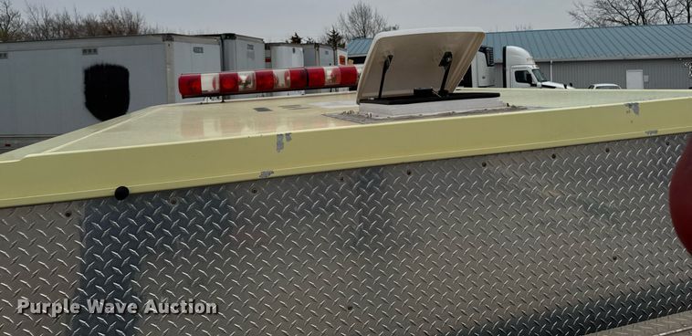 image for item EM3768 2001 HME INC 4465 400 pumper fire truck