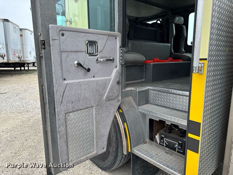 image for item EM3768 2001 HME INC 4465 400 pumper fire truck