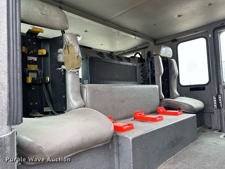 image for item EM3768 2001 HME INC 4465 400 pumper fire truck