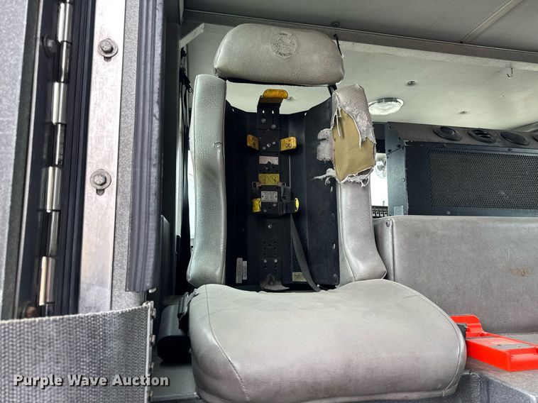 image for item EM3768 2001 HME INC 4465 400 pumper fire truck