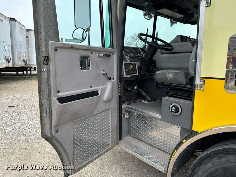 image for item EM3768 2001 HME INC 4465 400 pumper fire truck