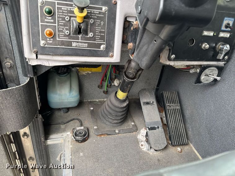 image for item EM3768 2001 HME INC 4465 400 pumper fire truck