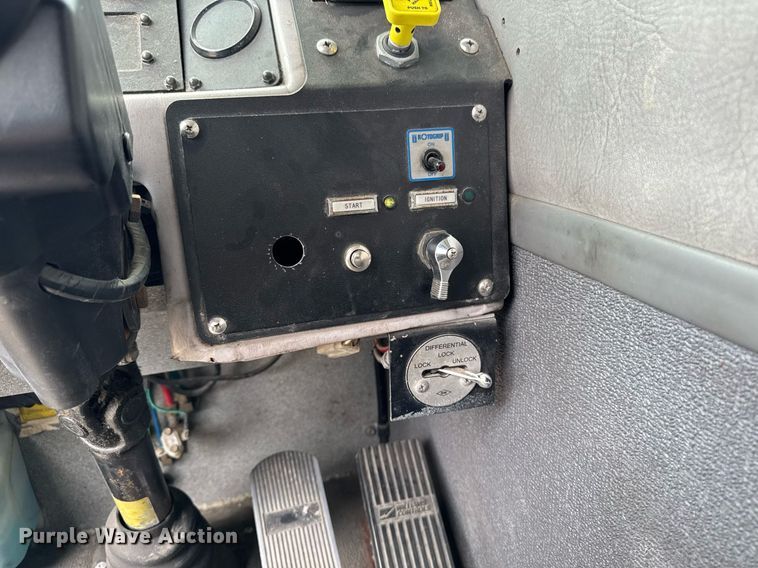 image for item EM3768 2001 HME INC 4465 400 pumper fire truck