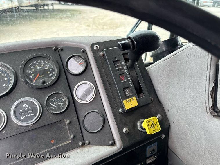 image for item EM3768 2001 HME INC 4465 400 pumper fire truck